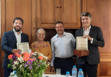 Agradecimiento y nombramiento de miembros de honor